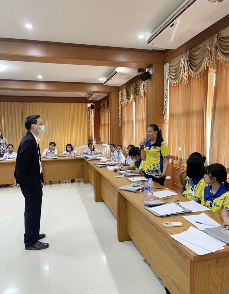 ﻿สำนักงานบังคับคดีจังหวัดชุมพร สาขาหลังสวน จัดโครงการวิตามินสมอง ภายใต้โครงการโรงเรียนยุติธรรมอุปถัมภ์ ประจำปีงบประมาณ พ.ศ. 2564